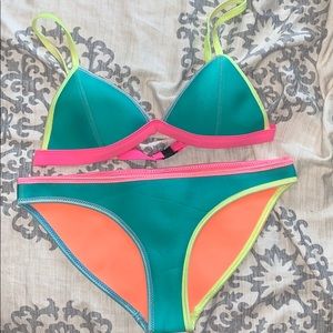 Triangl bikini!